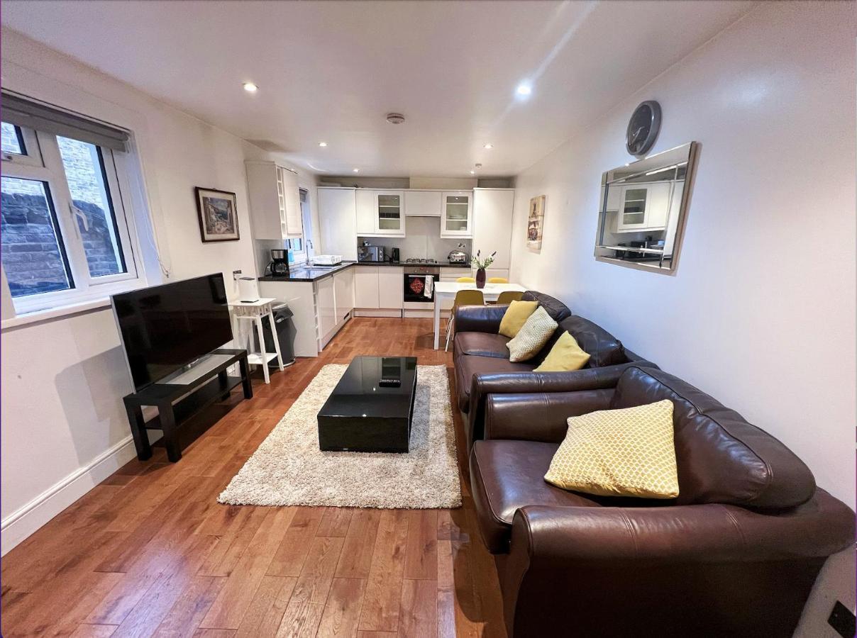 Lovely 2 Bedroom Garden Flat In London Eksteriør bilde
