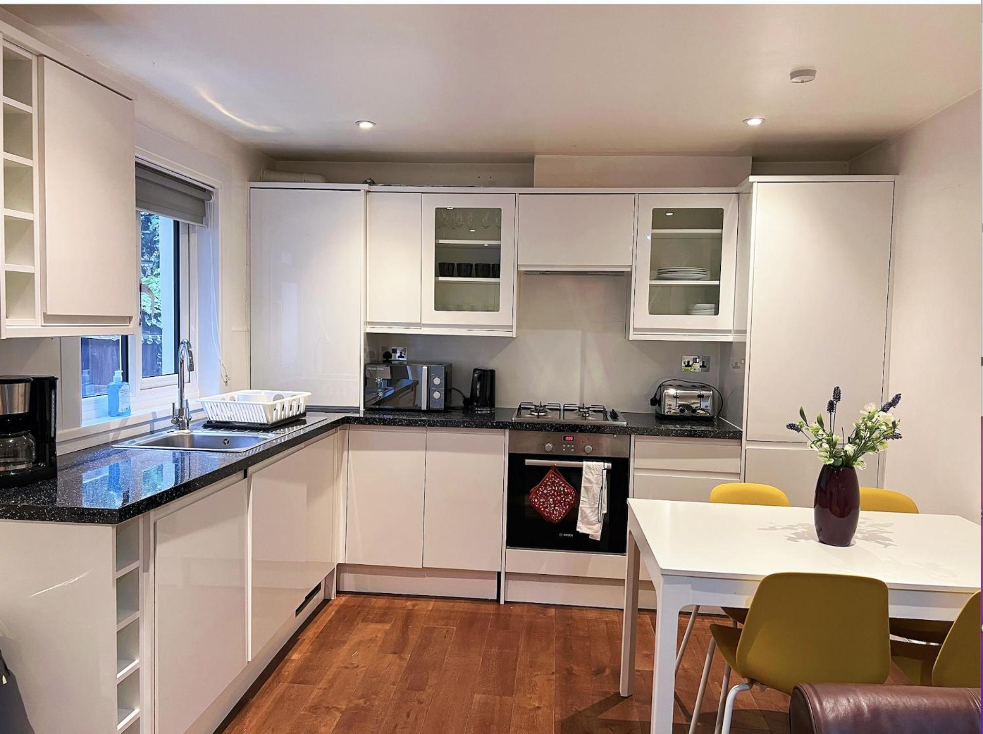 Lovely 2 Bedroom Garden Flat In London Eksteriør bilde