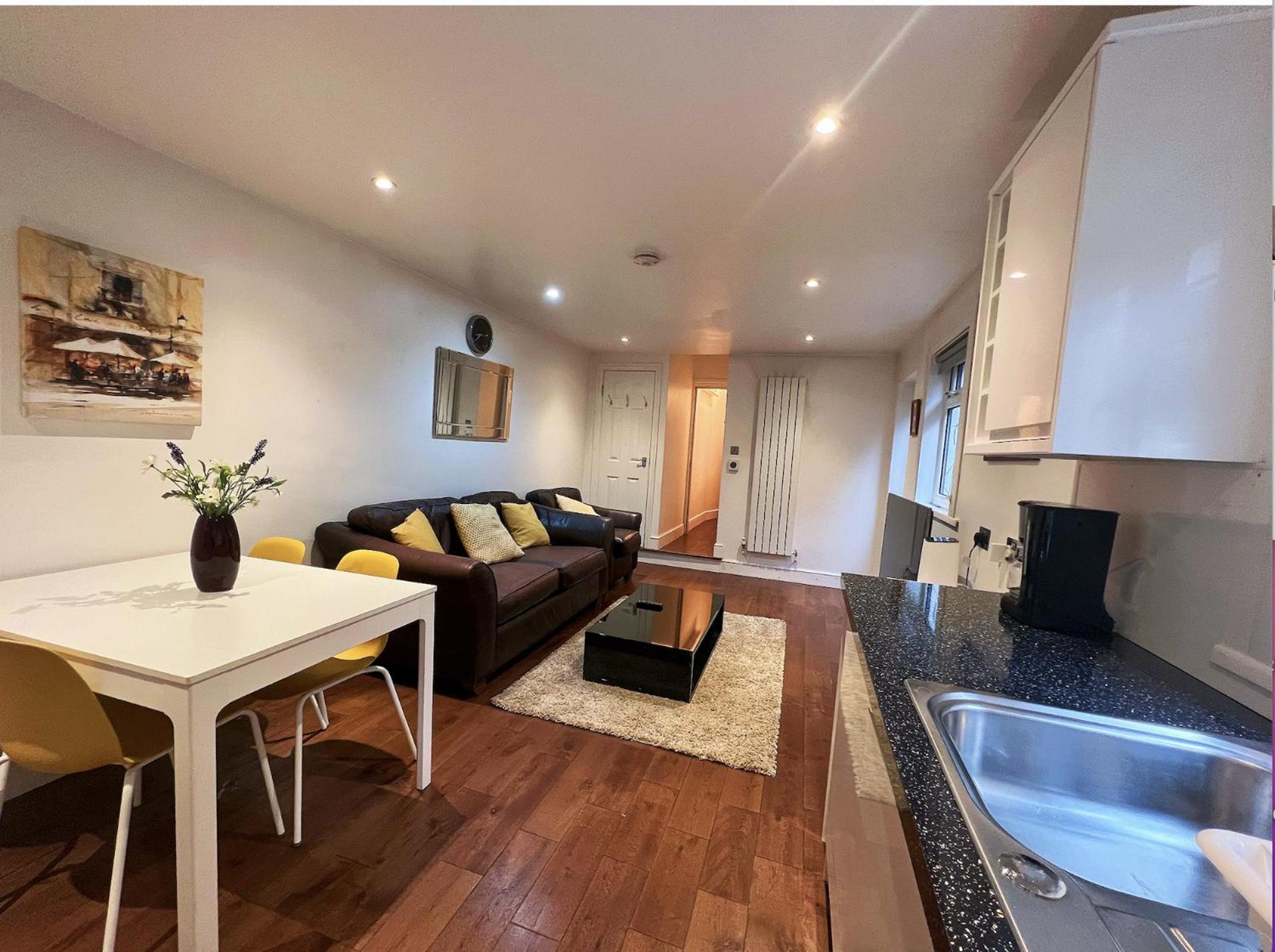 Lovely 2 Bedroom Garden Flat In London Eksteriør bilde