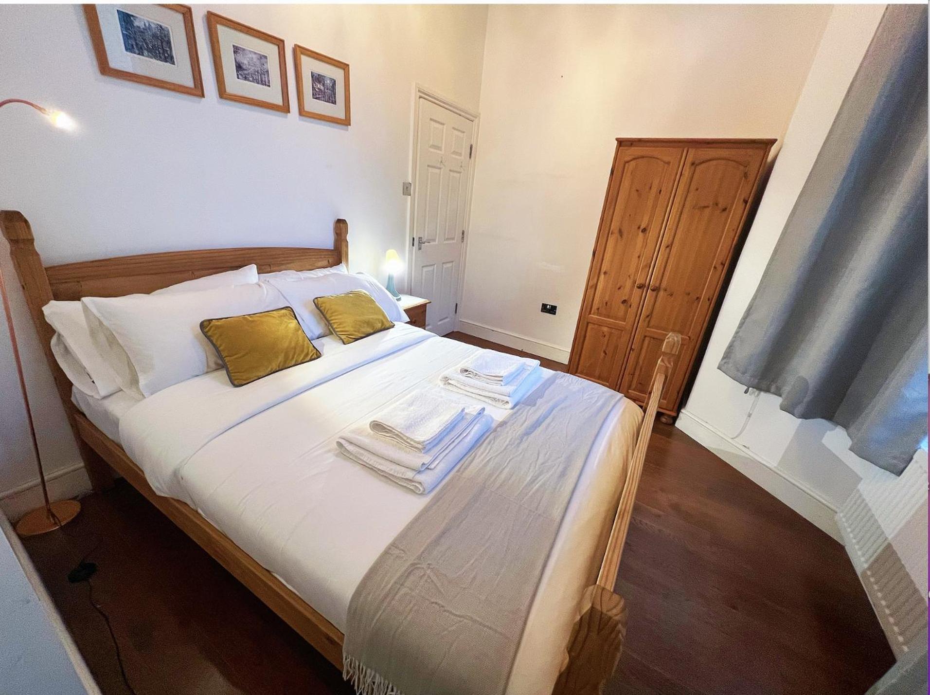 Lovely 2 Bedroom Garden Flat In London Eksteriør bilde